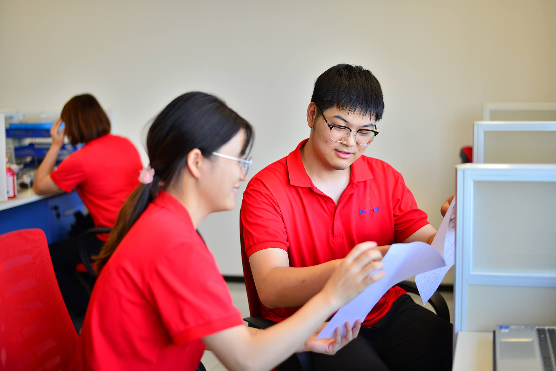 企業(yè)的成功是員工才智、技術、精力、創(chuàng)造力和奉獻精神共同作用的結果。